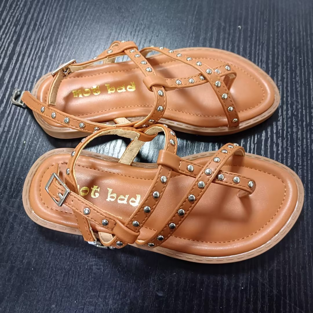 AK-82 Girls Fashion Casual Design Sense Round Rivet Clip-on Sandals