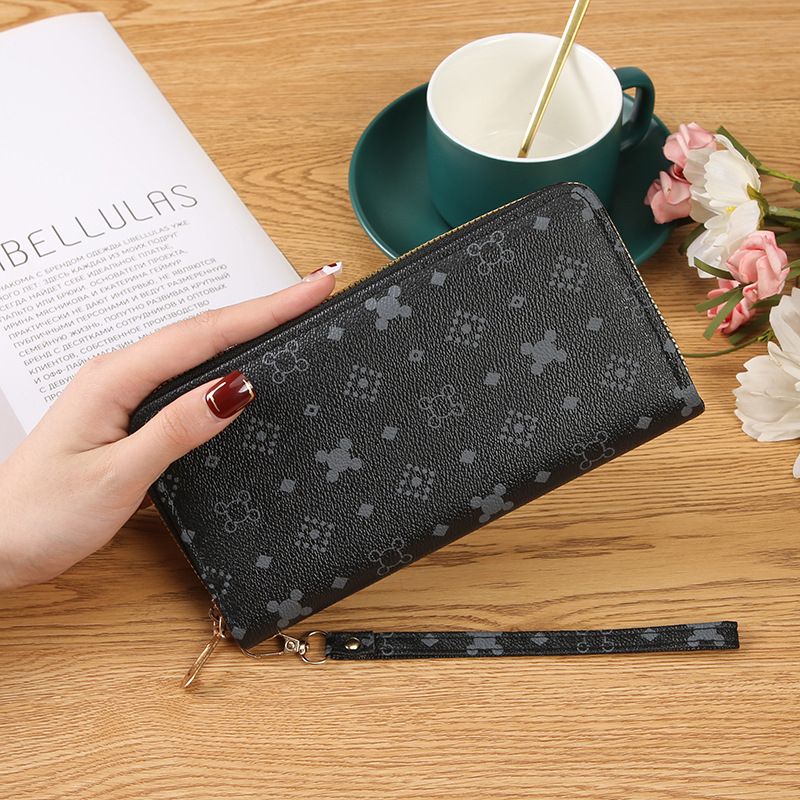 Classic Print Women's wallet PU Multi-Functional Wristlet Wallet Spacious for Cash Built-in Coin Pocket,Phone Size Holds Cards,Zipper Clutch  Purse for Lady