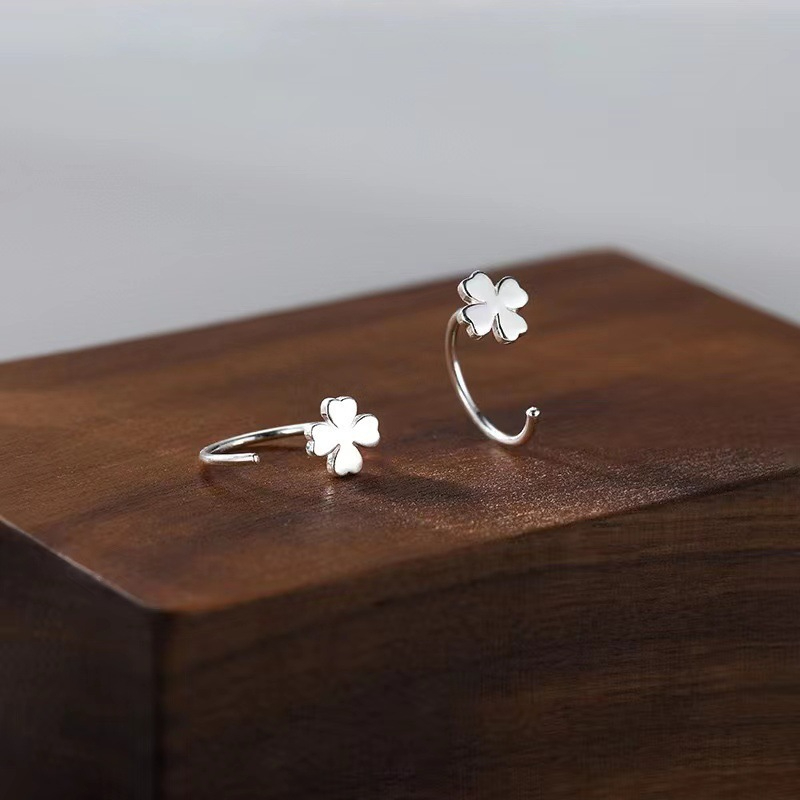 Women's Simple Small Clover Stud Earrings Jewelry Gift