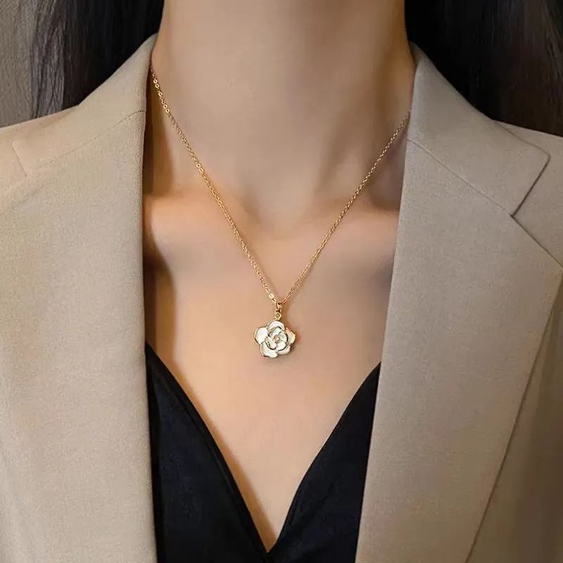 Camellia necklace, pendant collarbone chain, pendant necklace ，Camellia pendant necklace