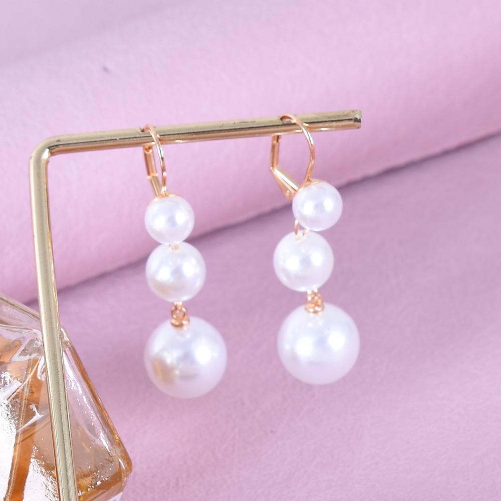 Creative Zircon Earrings Fashion Gold Plated Earrings Simple Pearl Earrings