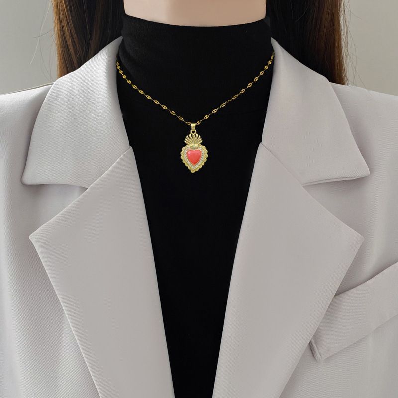 Titanium Steel Chain Vintage Crown‑Top Red Enamel Heart Pendant Necklace Micro‑Pave White Zircon Luxury Elegant Women Clavicle Chain Shiny Fashion Neck Jewelry Versatile Daily Dating Party Accessory Gift for Ladies
