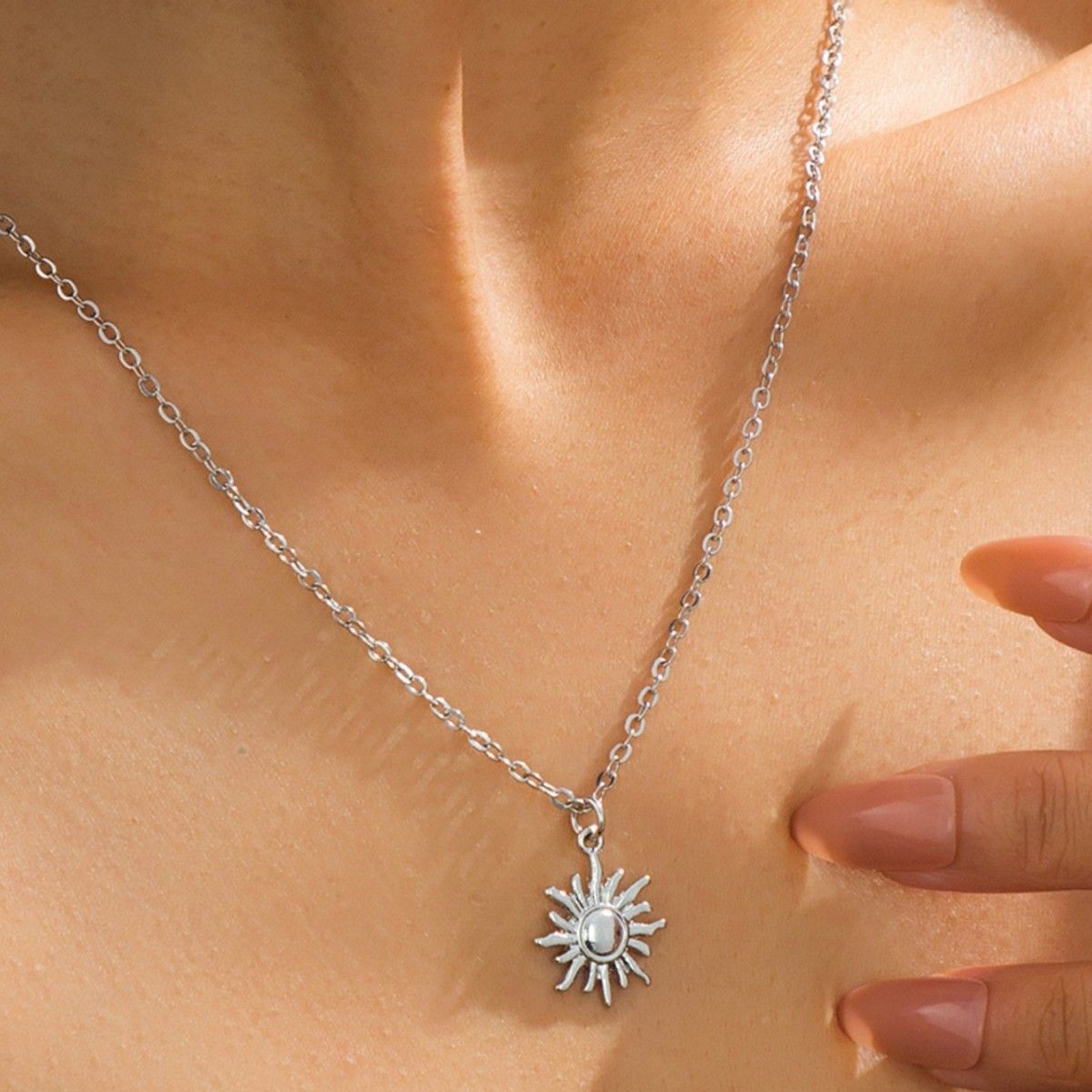 Delicate Silver/Gold Sun Pendant Necklace, Adjustable 47+7cm Thin Chain with Sunburst Charm, Minimalist Dainty Choker for Women
