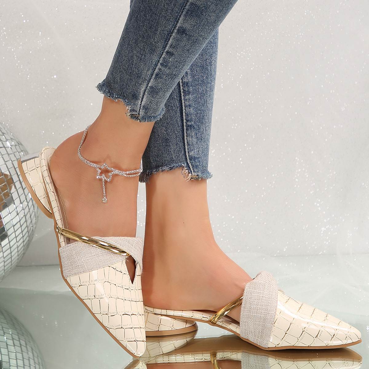 2025 Spring New Style Pointed Toe Snake Print Mule Sandals Women's Plus Size Low Heel Outdoor Sexy Fashion Foreign Trade Slippers