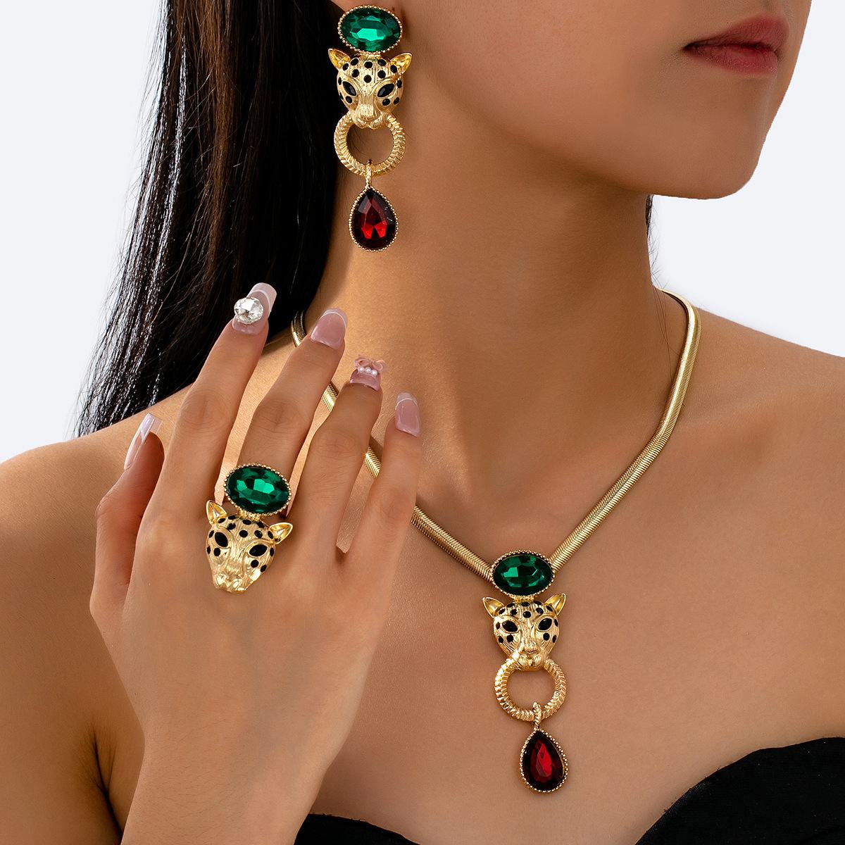 Vintage Gold Leopard Head Jewelry Set for Women, Emerald & Teardrop Red Crystal Pendant Snake Chain Choker Necklace Dangle Earrings Ring 3Pcs Statement Animal Leopard Jewelry Kit, Elegant Retro Stylish Matching Accessories for Party Dinner Daily Wear Gift
