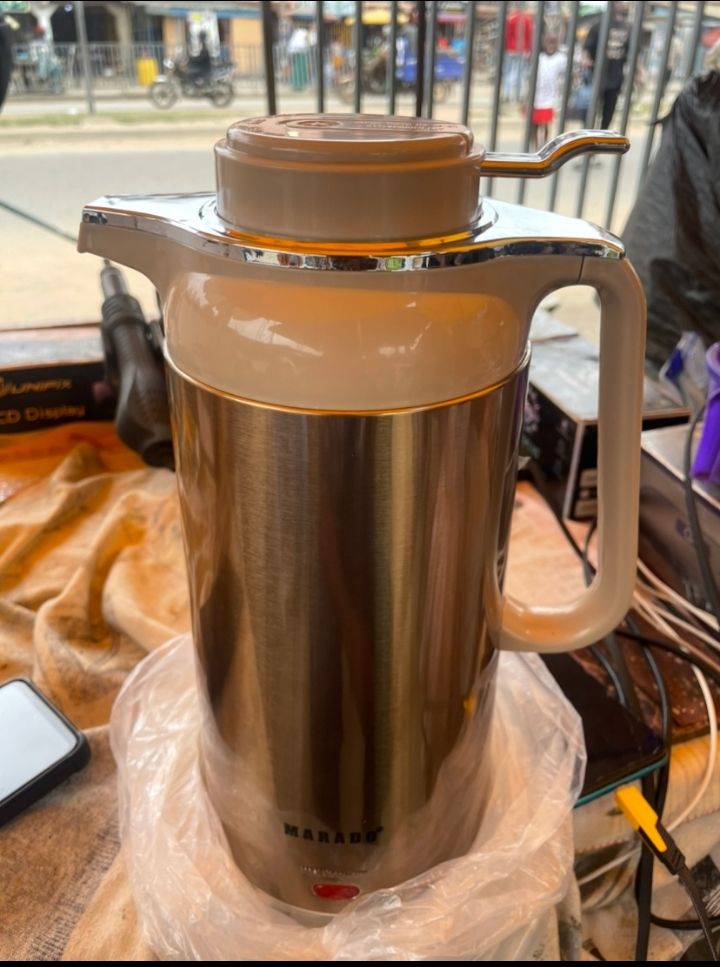 Dual Function Electric Kettle and Flask - 2.5 Litres Gold