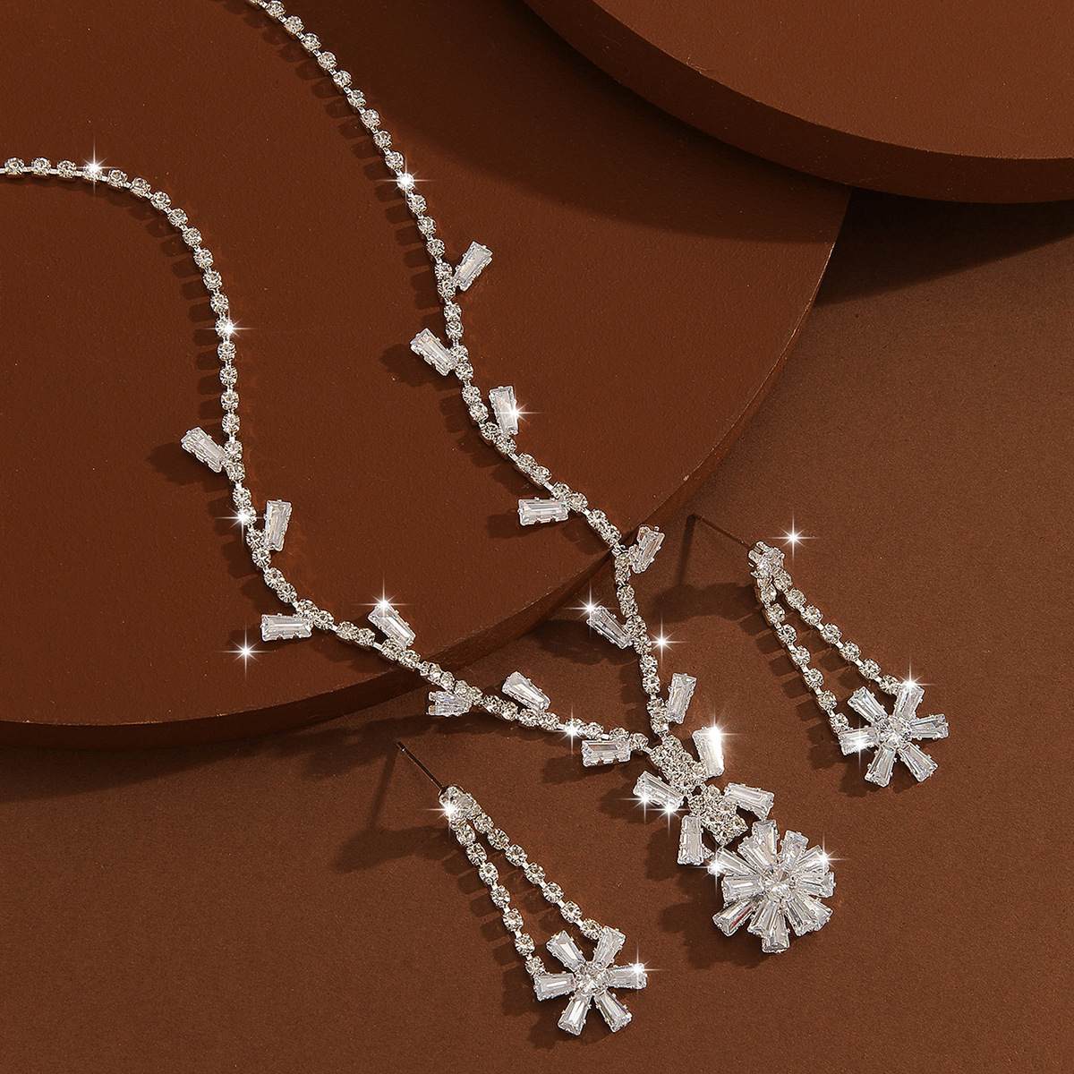 Eco-Friendly French-Style 2-Piece Cubic Zirconia Jewelry Set, Adjustable Dainty Collarbone Necklace Decorated With Leaf-Shaped Inlays and an Elaborate Floral Pendant, Matching Dual-Chain Flower Drop Earrings, Meticulously Prong-Set Sparkling Crystals, Understated Chic Premium Ornaments Fit Bridal Occasions, Upscale Banquets, Prom Events, Elegant Evening Gown Styling and Fashion Photoshoots, Tasteful Wearable Gift Jewellery for Women for Birthday, Bridal Shower and Other Warm Celebratory Events
