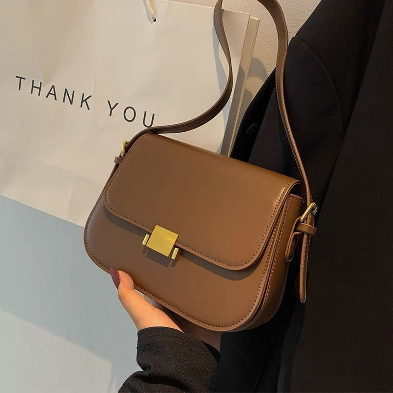 Autumn and winter armpit bag 2021 new versatile retro single shoulder bag female bag high sense of fashion diagonal small square bag