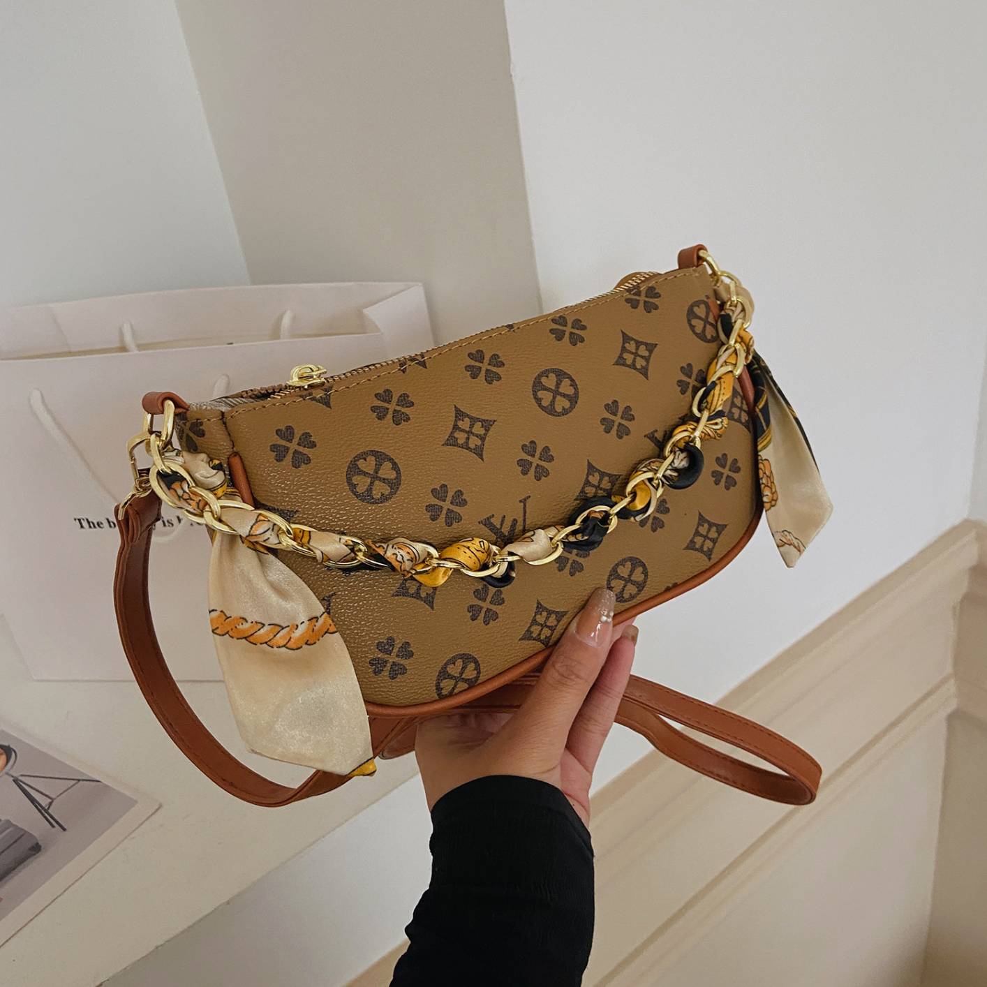 LV Classic fashion ladies small purse TospinoMall online shopping platform  in GhanaTospinoMall Ghana online shopping