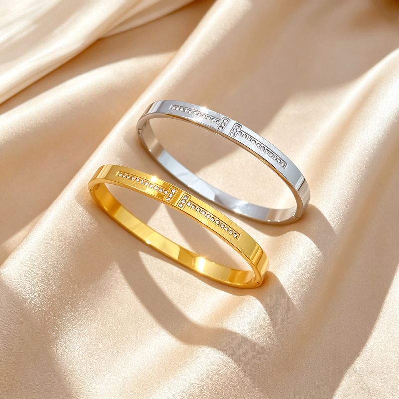 European Minimalist T-Shape Titanium Steel Hinged Bangle, Inlaid Sparkling Zircon Smooth Cuff Bracelet, Waterproof Anti-Tarnish Stainless Steel Fashion Jewelry, Elegant Daily Wear Accessory Gift for Women
