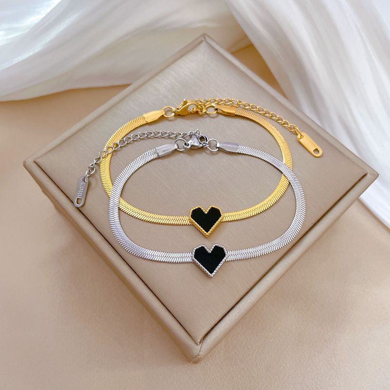 Ins Minimalist Black Heart Titanium Steel Snake Chain Bracelet, Adjustable Extension Chain Wrist Jewelry, Waterproof Anti-Tarnish Stainless Steel Bracelet, Vintage Fashion Accessory Friendship Gift for Women
