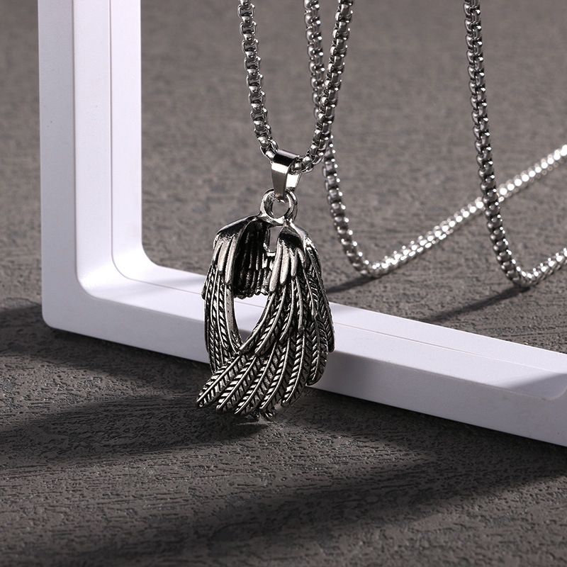 Necklace Couple's birthday gift accessories, wing necklace, trendy men women, hip-hop street dance pendant chain necklace