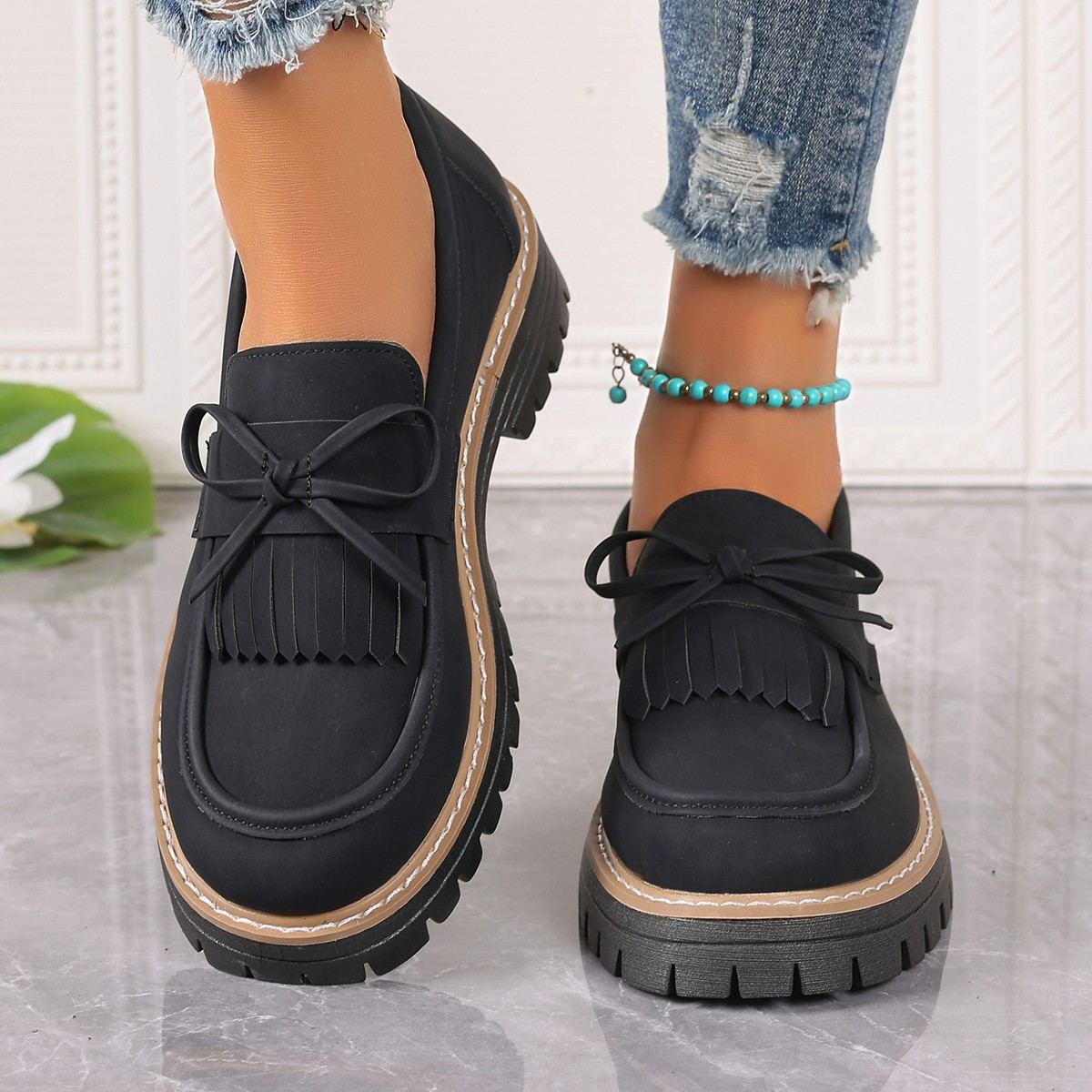 Large size Loafers women 2025 new European and American fringe thick with bow small leather shoes