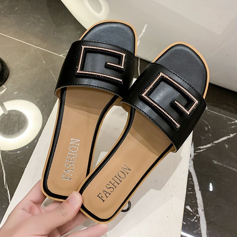 Big size metal clasp cool slipper female 2025 summer new senior feeling all kinds of casual flat one flip-flop female