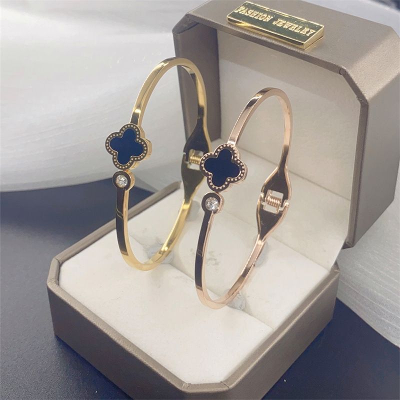 Fashion Women Open Cuff Bracelet, Elegant Four-Leaf Clover Inlaid Shell Design, Rose Gold Plated Titanium Steel Material, Adjustable Opening Fits Wrist Sizes. Exquisite Daily Wearing Jewelry For Dating, Party And Daily Matching, Ideal Gift Choice For Ladies.