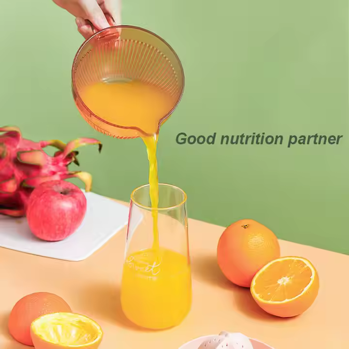 Portable Fruit Juice Cup Plastic Hand Held Mini Juicer Cup Blender Juicer