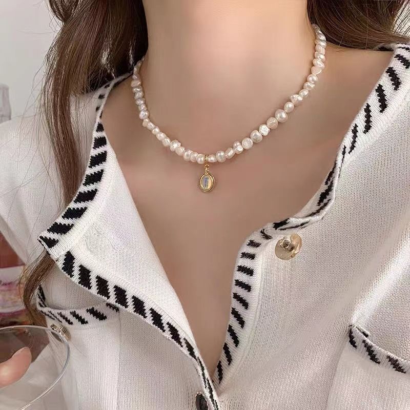 Various styles of fashion new pearl party necklace fashion high-end temperament clavicle chain net celebrity necklace clavicle chain niche dress accessoriesCat's eye necklace