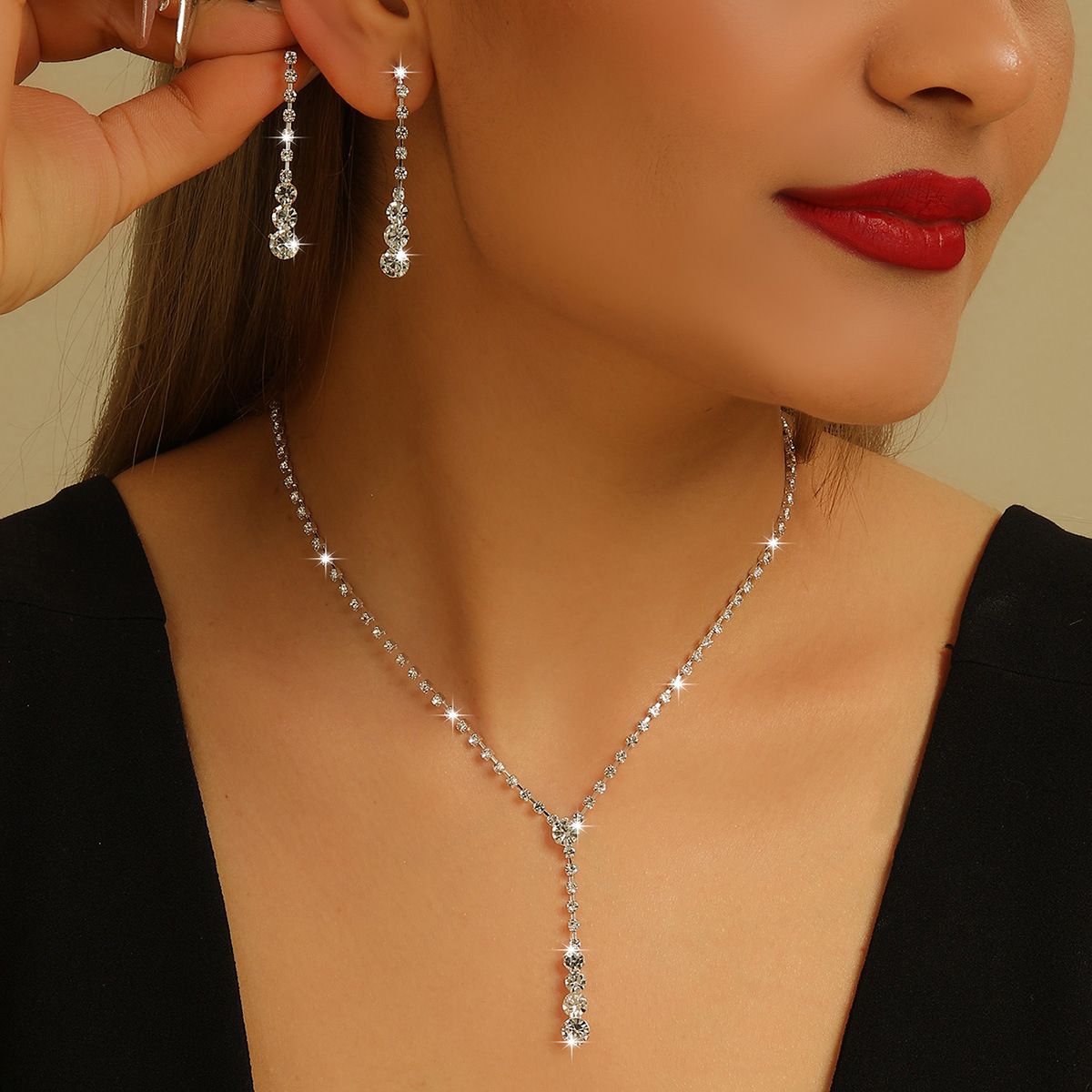 Minimal Luxurious Bridal 2-Piece Prong-Set Rhinestone Jewelry Set, Adjustable Y-Shaped Drop Collarbone Necklace With Gradient Round Cubic Zirconia, Matching Tiered Long Linear Crystal Dangle Earrings, Bright Polished Silver Finish, Timeless Versatile Ornaments Suitable for Wedding Ceremonies, Formal Banquets, Prom Events, Evening Gown Matching, Cocktail Gatherings and Glam Portrait Shoots, Delicate Everyday-Friendly Gift Jewellery for Women Across All Kinds of Festive Milestones
