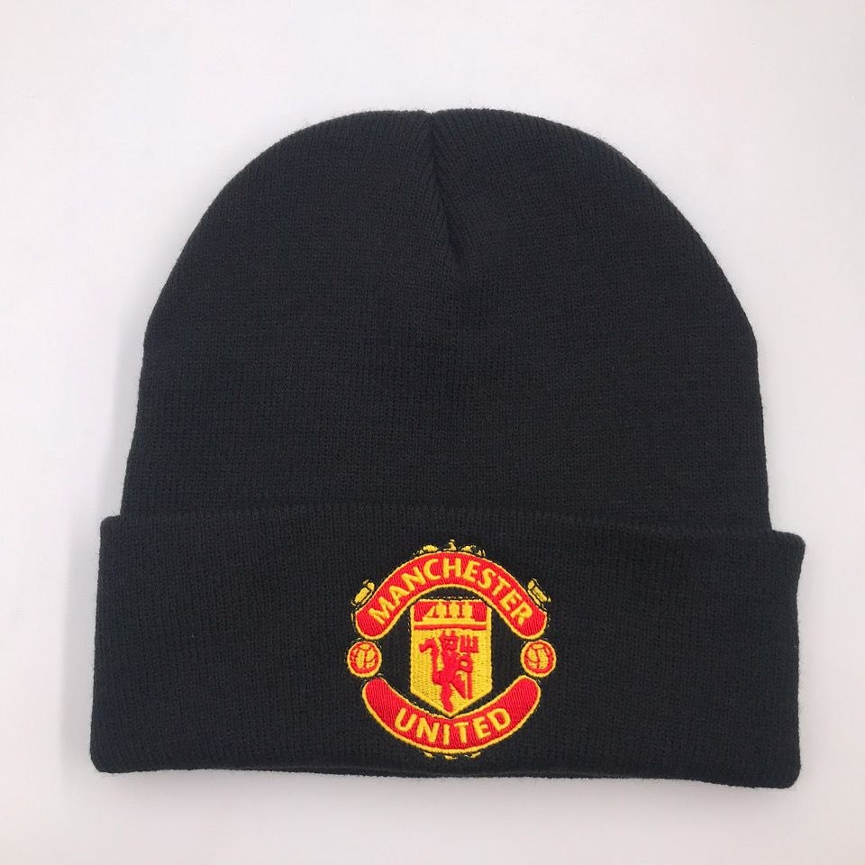 European And American Manchester United Fans Embroidered Knitted Woolen Cap Warm And Versatile C Ronaldo Fans Winter Hat Red one size