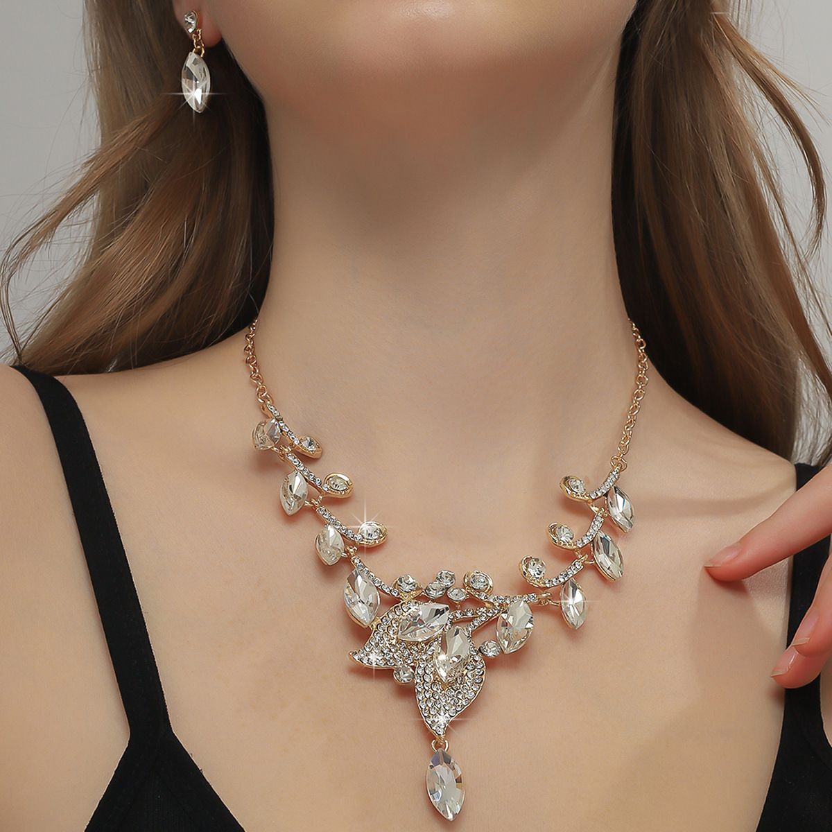 Gold Plated Leaf Shape Teardrop Colored Rhinestone 2Pcs Jewelry Set Sparkling Crystal Choker Necklace Drop Dangle Earrings Minimalist Luxury Elegant Bridal Wedding Evening Banquet Prom Formal Gown Matching Women Fashion Statement Accessories, Red Blue Gold White Champagne Multi Colors Available
