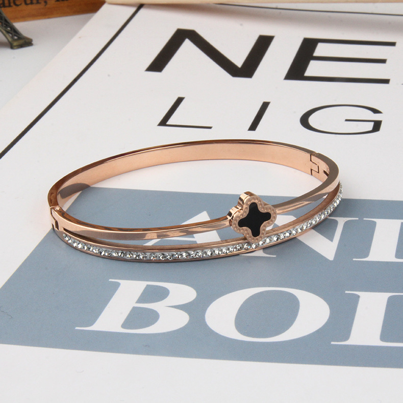 1465463 Women's Fashion Single Row rhinestone Bracelet Rose Gold Four Leaf Grass Titanium Steel Bracelet