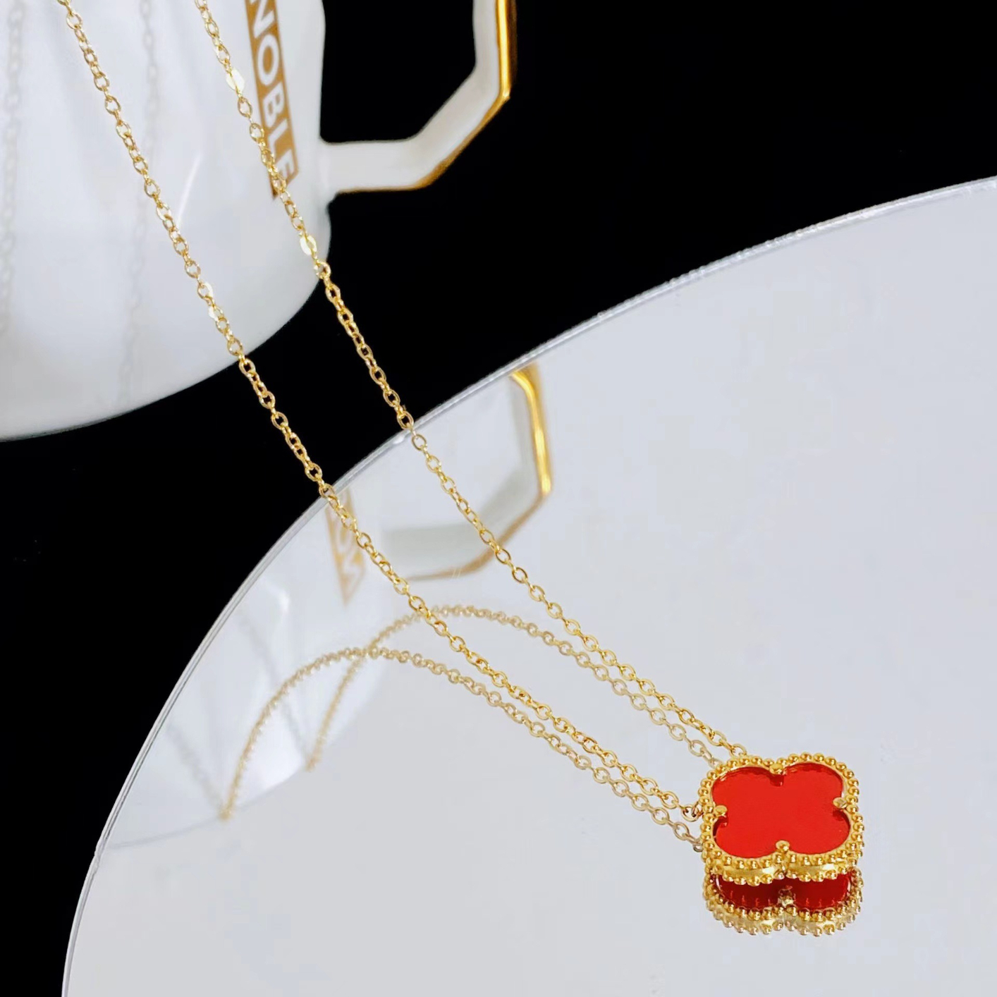 Women's Simple Fashion Lucky Four-Leaf Clover Classic Earrings and Necklace Jewelry Set
