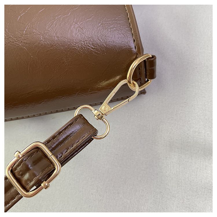 Miss DG 2025 new large-capacity commuter bag shoulder messenger bag fashionable simple handbag casual shopping bag