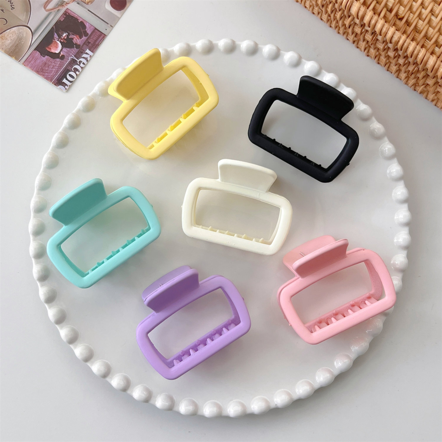 FJ1068 Women's Simple Square Small Grab Hair Clip Headpiece on the Back of the Head