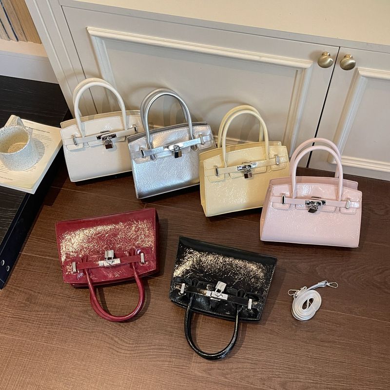 Women Handheld Small Handbag Fashion Versatile Crossbody Bag Commuter Ladies Purse for Work Outdoor Shopping Dating Daily Casual Outing

