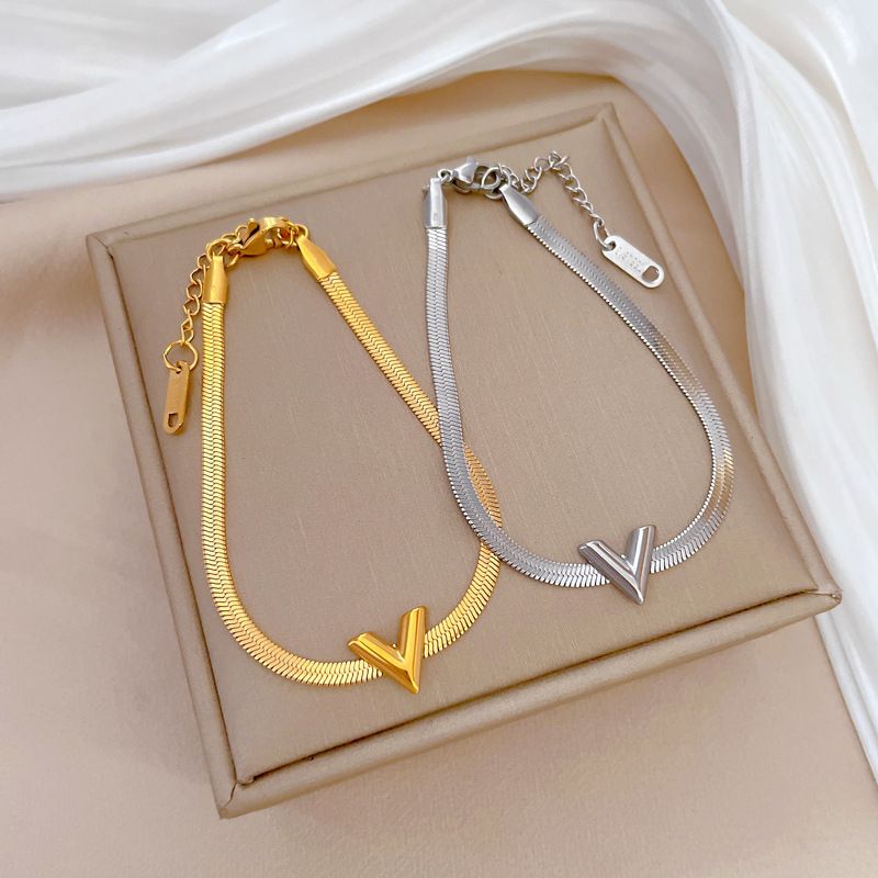 Ins Minimalist V Letter Titanium Steel Bracelet, Polished Herringbone Snake Chain Adjustable Wrist Chain, Waterproof Anti-Tarnish Stainless Steel Jewelry, Trendy Elegant Accessory Friendship Gift for Women