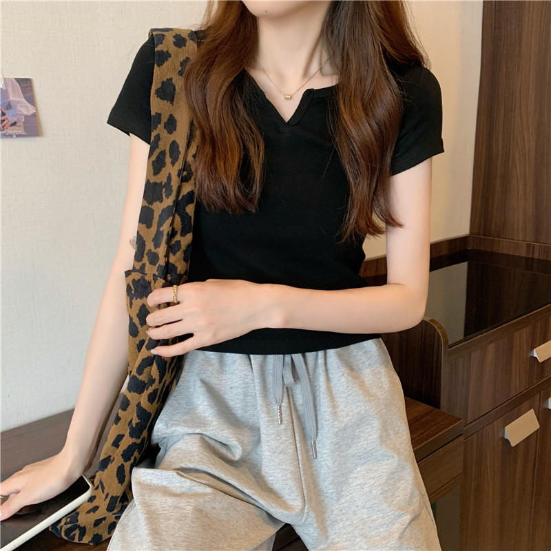 165 Women's Design Sense Slim Casual T-shirt Short Sleeves