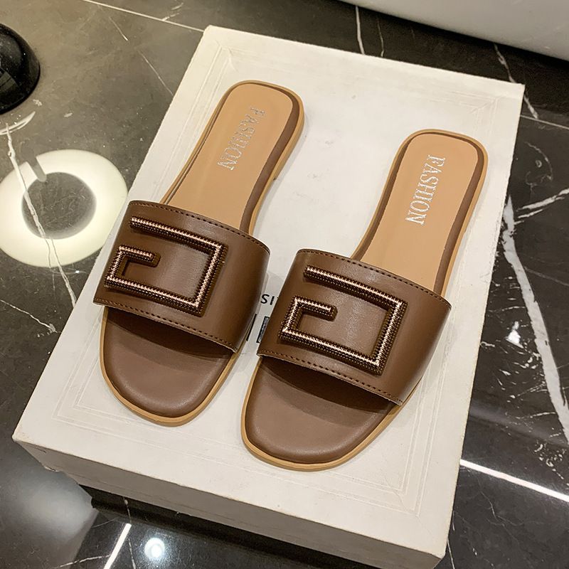 Big size metal clasp cool slipper female 2025 summer new senior feeling all kinds of casual flat one flip-flop female