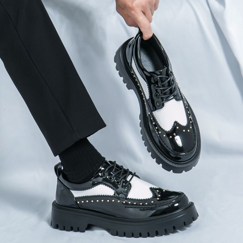 Cross-border large-sized 2025 formal casual shoes with rivets, personalized barber leather shoes, thick-soled height-increasing, black and white fashionable men's shoes