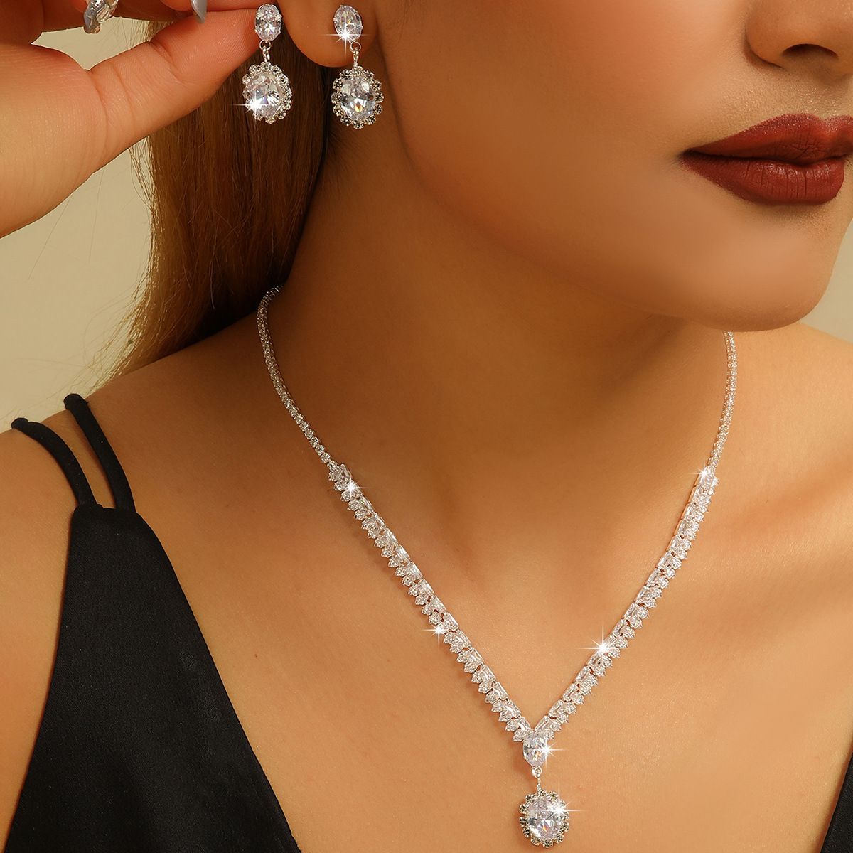 Full Pave Sparkling Teardrop Zircon Necklace Earrings 2Pcs Jewelry Set, Eco-friendly Metal Material, Adjustable 40-55cm Clavicle Chain, Elegant Women Neck Ornament, Stunning Bridal Accessory Matched With Wedding Dresses, Suitable For Dinner Parties, Banquets, Proms & Multiple Formal Scenes, Delicate Holiday Birthday Gift Option For Ladies
