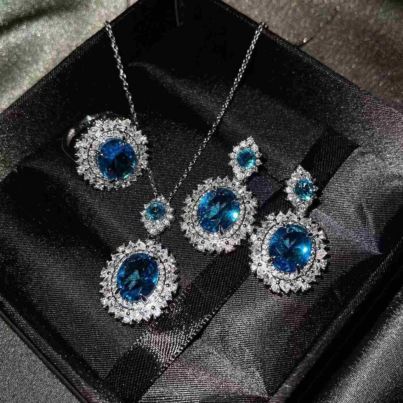 Luxury 3Pcs Women Jewelry Set, Shiny Full Rhinestone Inlaid Ocean Blue Colored Gem Accessories, Elegant Sparkling Ring Earrings Necklace Pendant Kit