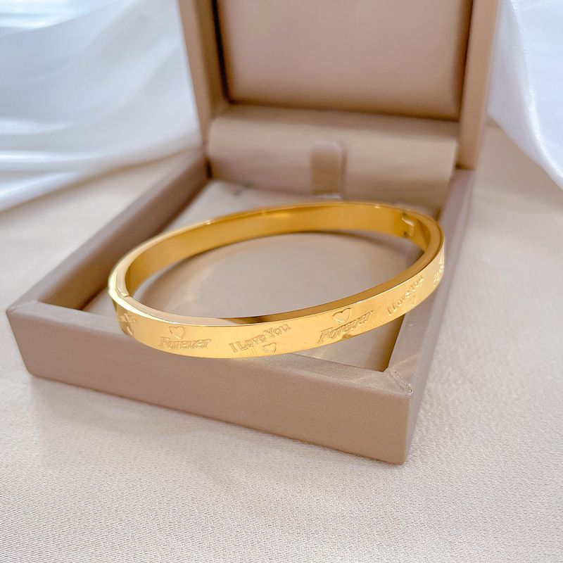 Ins Minimalist Engraved Love Text Titanium Steel Bangle, Hinged Smooth Cuff Bracelet, Waterproof Anti-Tarnish Stainless Steel Wrist Jewelry, Classic Fashion Accessory Gift for Women
