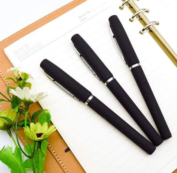 14pcs Black Spray Glue Frosted Plastic Body Gel Pen Student Stationery and Office Supplies (14 gel pens)