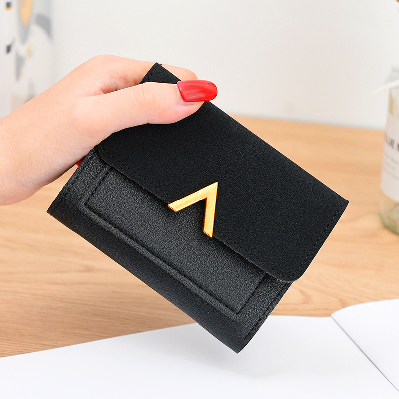Women's splicing metal V-shaped decoration matte retro short small wallet hot sale new student simple buckle wallet