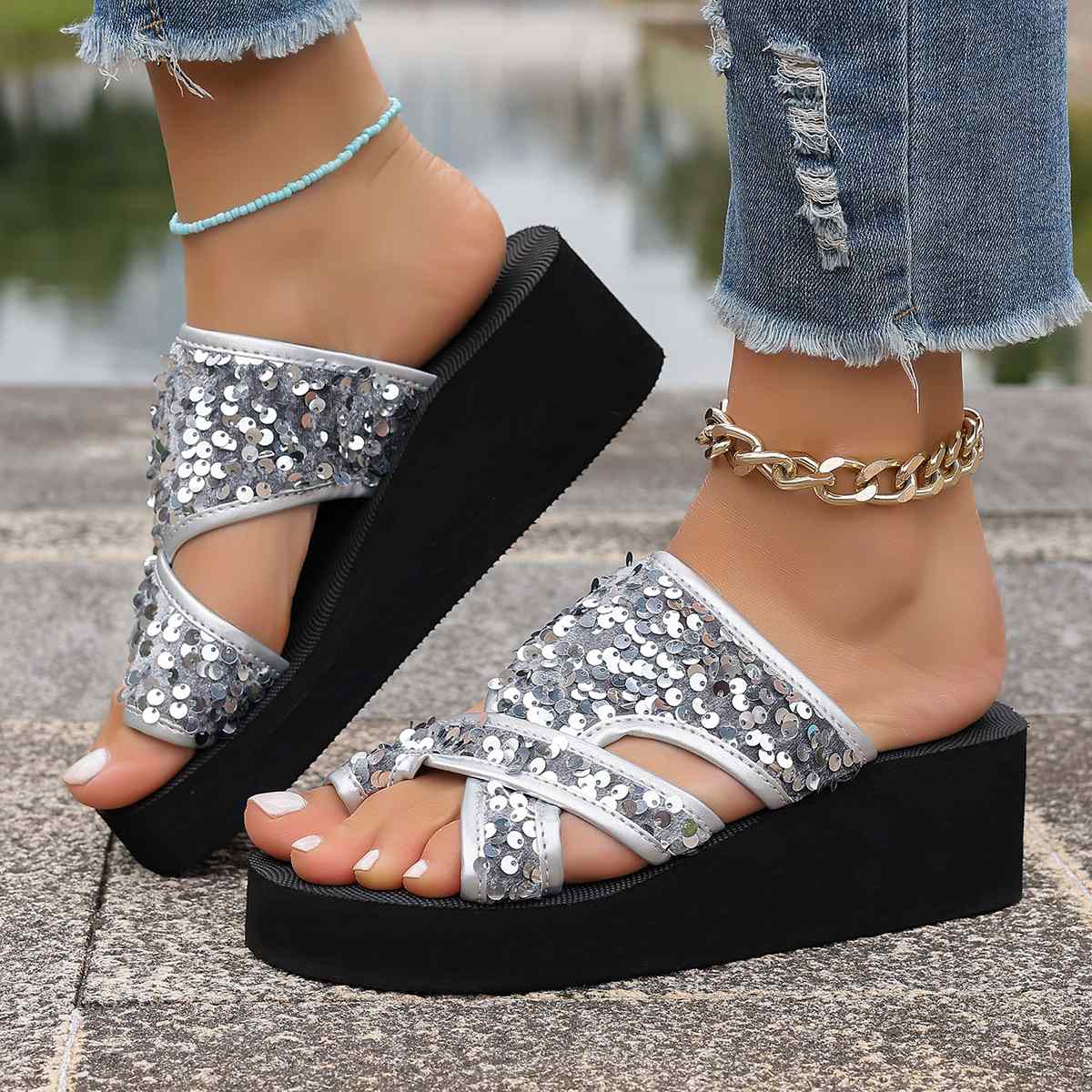 2025 summer new foreign trade large size women's thick sole wedge sandals European and American style light foam sole set toe sandals