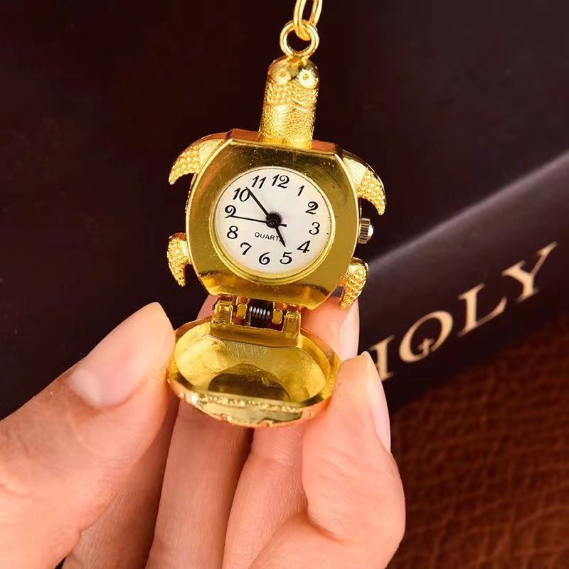 Classic Pocket Watch Golden Creative Retro New Style Flip Turtle Necklace Golden Turtle Quartz Watch