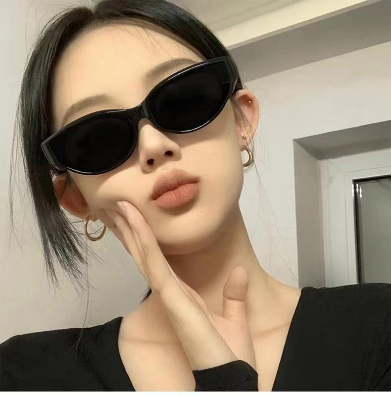 Jennie's same sunglasses for women, outdoor photography sunglasses, sun glasses, retro hot girl, cat eye glasses, small face glasses, European and American style