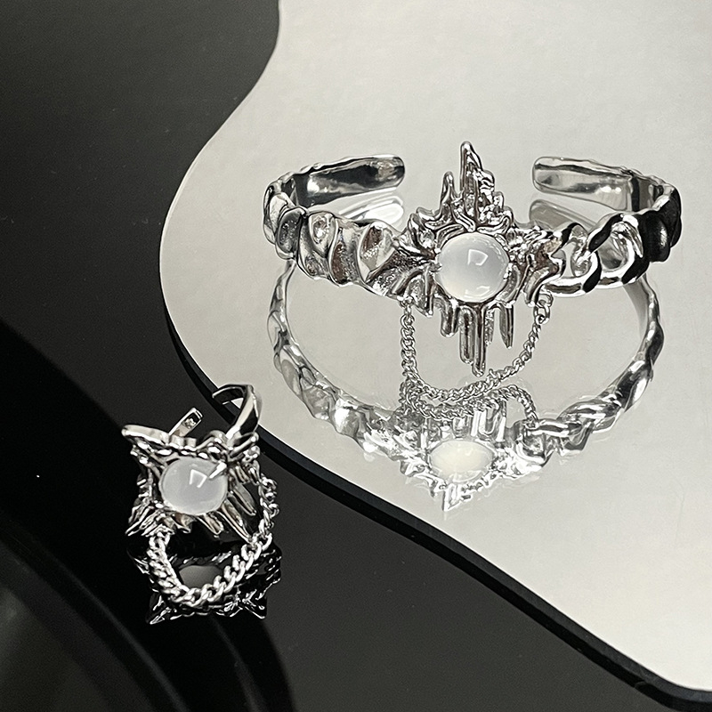 Women's Niche Irregular Pleated Chain Ring Moonlight Stone Opening Bracelet