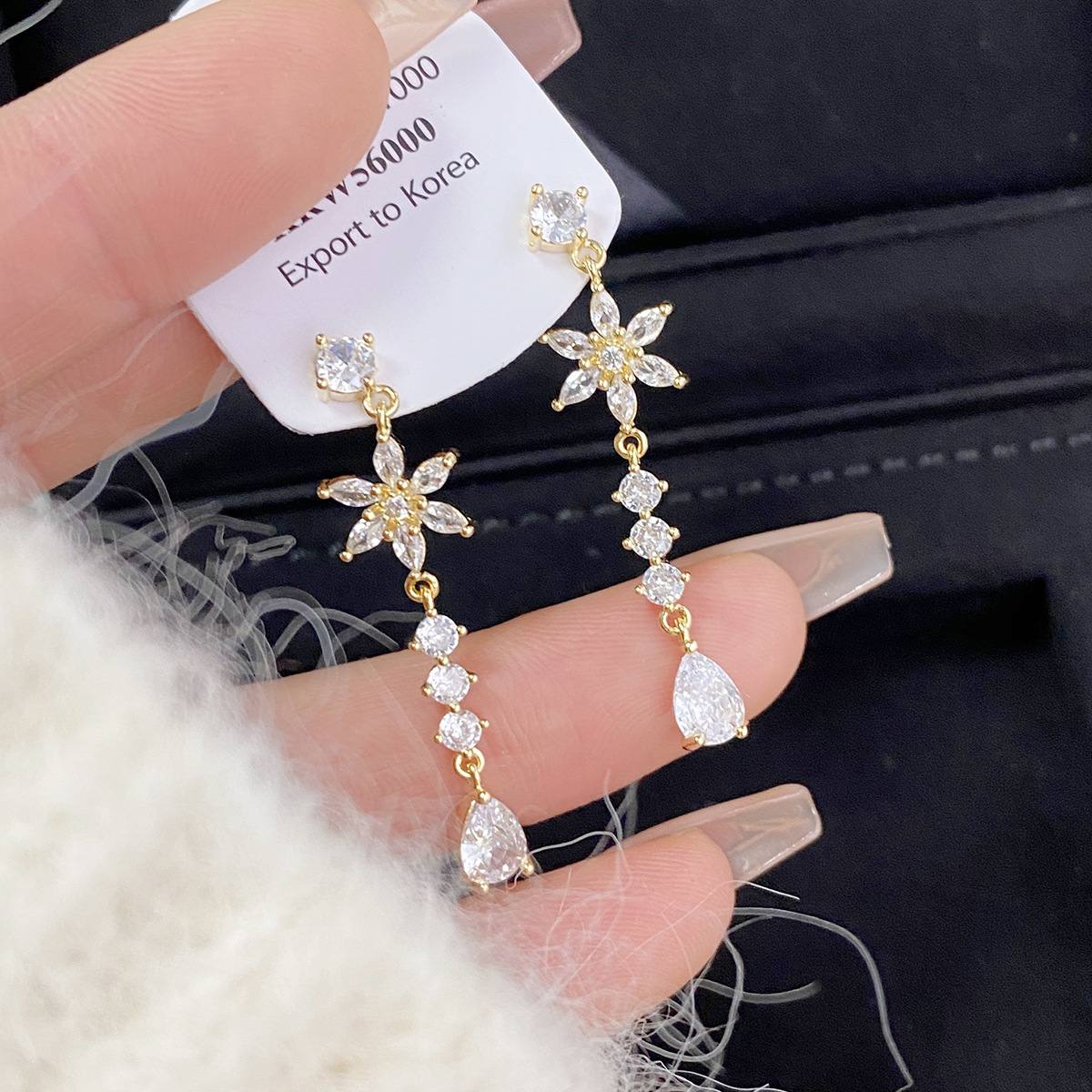 A409 Women's Fashion Zircon Flower Long Earrings Water Drop Pendant Earrings