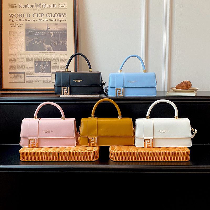 Textured Fashion Popular Retro Shoulder Bag Casual Lock‑Button Ladies Crossbody Small Square Purse for Daily Shopping Dating Street Outing
