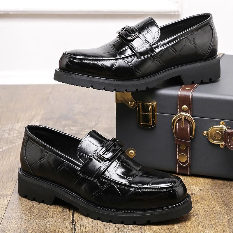2025 Autumn/Winter new cross-border large-sized leather shoes, shiny loafers, business wedding leather shoes, men's shoe trend 48