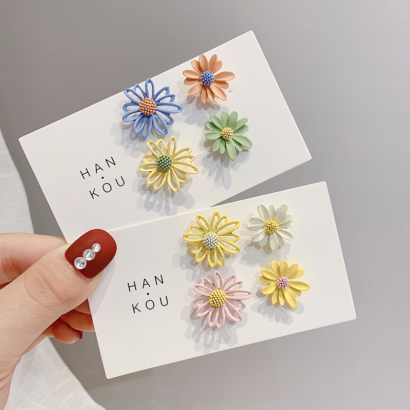 M264_M267 Women Simple and Cute Little Daisy Stud Earrings Jewelry Gift