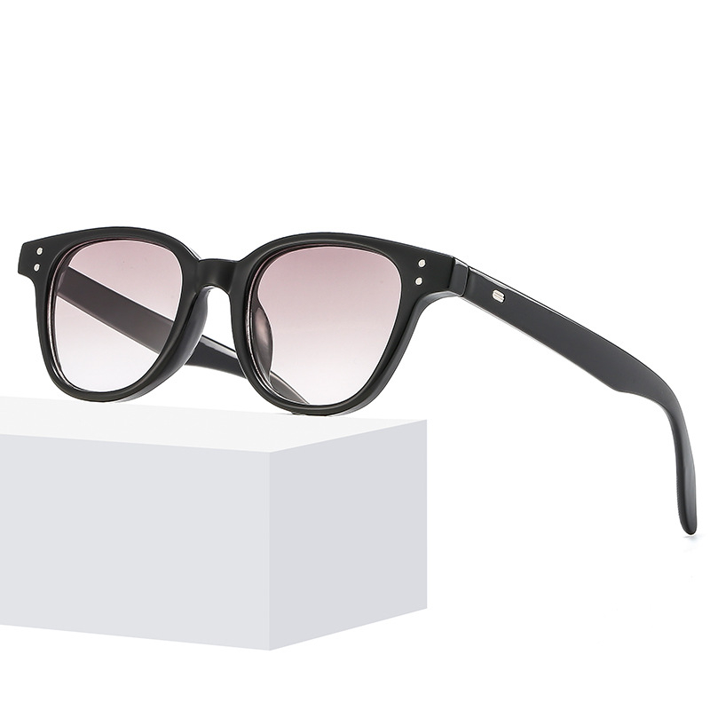 3597 Branded Sunglasses Fashion Rivet Sunglasses for Women UV400 Shade Sunglasses Man Anti Blue Glasses