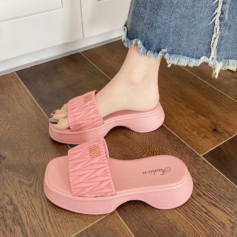 New Slippers Women Wear Thick Soles Non-Slip Fashion Designer Style All Match Sandals Women
