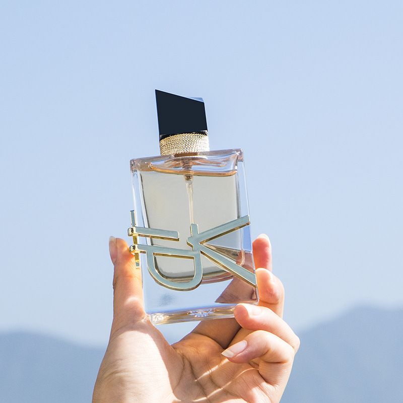Small Town Yixiang Free Water Women's Perfume Floral Fragrance, Fresh and Long-lasting Eau de Toilette for Students