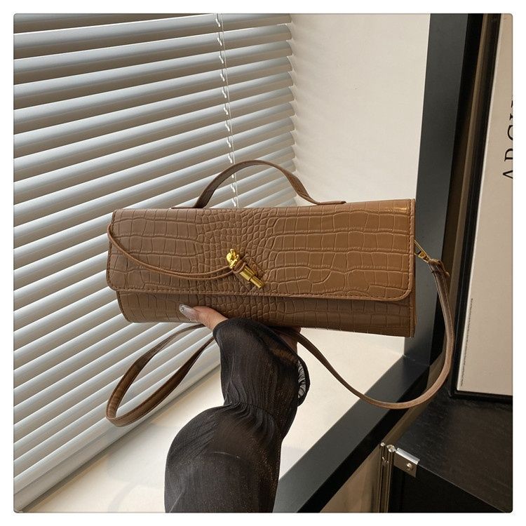 Elegant Trendy New Baguette Bag Side Flip Lock Horizontal Handbag Women Single Shoulder Crossbody Bag
